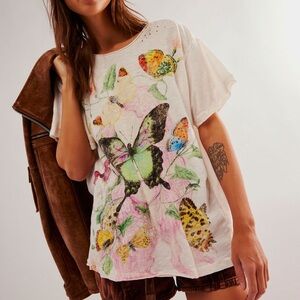 Magnolia Pearl butterfly 🦋 tee OS